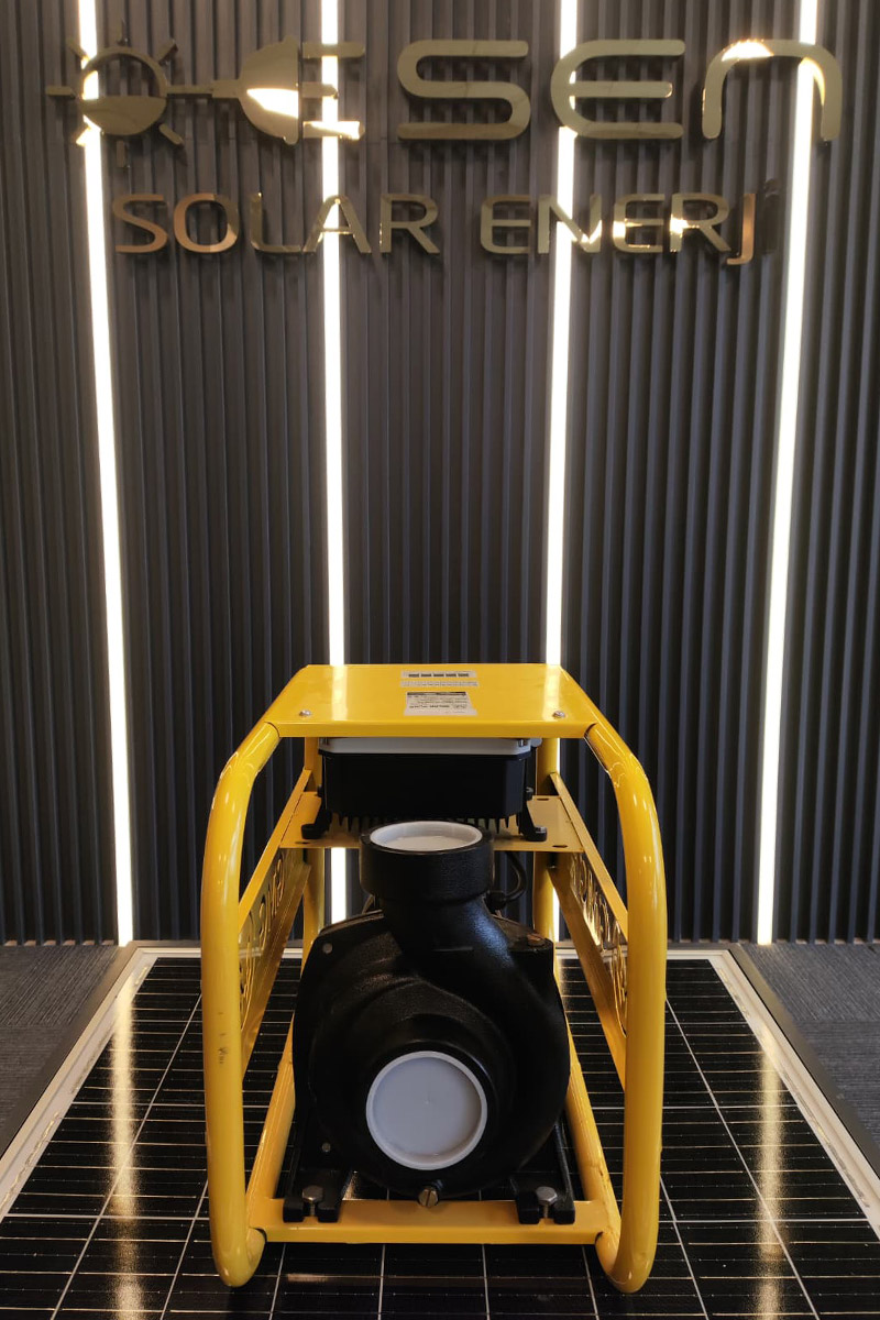 110 Volt - 400 Volt Arası Çalışabilen 2200 Watt Maks. 28 Metre 75 Ton Serisi Sürücülü Şamandıralı Üçlük Çıkışlı Salyangoz Su Pompası