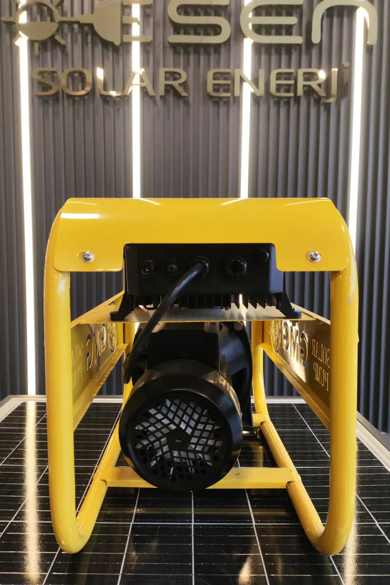 110 Volt - 400 Volt Arası Çalışabilen 2500 Watt Maks. 25 Metre 90 Ton Serisi Sürücülü Şamandıralı Dörtlük Çıkış Salyangoz Solar Pompa-detail