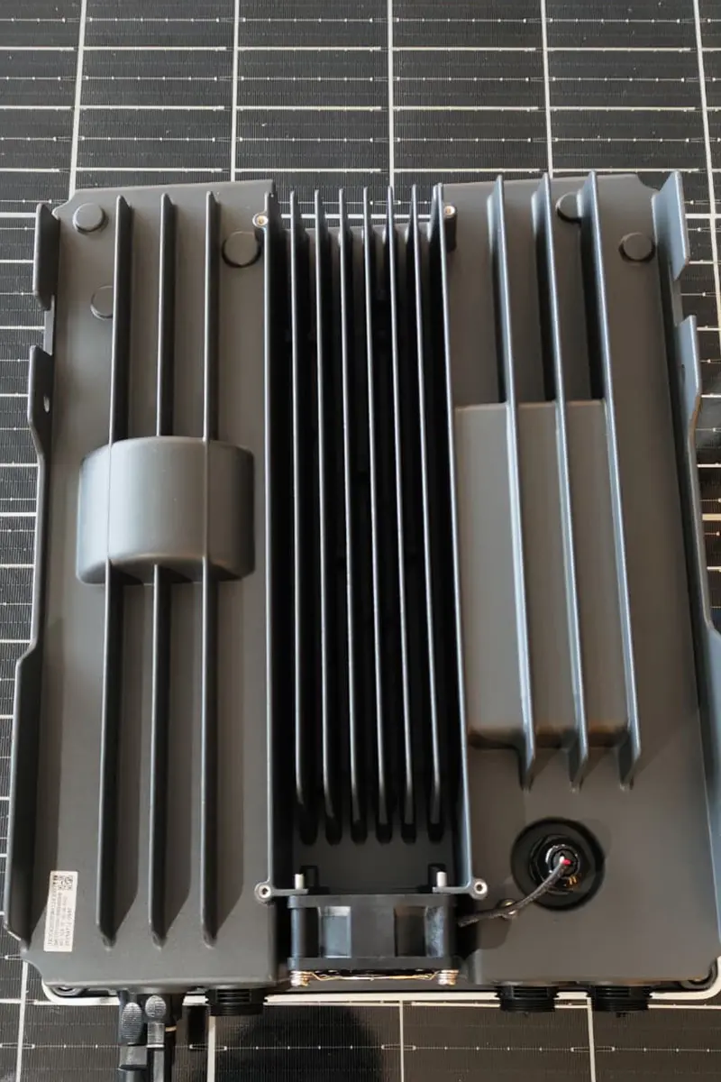 80 - 400 Volt 2500 Watt Maks 68 Metre 19 Ton Serisi 4 Inch Çelik Fanlı Çelik Gövde Sürücülü Ve Şebeke Ile Tam Hibrit Çalışabilen Su Bittiğinde Otomatik Durma Özeliğine Sahip Şamandıralı Dalgıç Pompa-detail