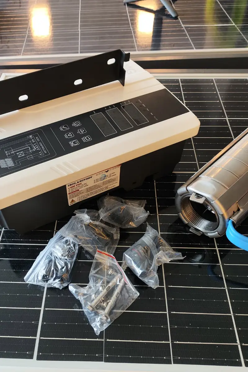 80 - 400 Volt 2500 Watt Maks 68 Metre 19 Ton Serisi 4 Inch Çelik Fanlı Çelik Gövde Sürücülü Ve Şebeke Ile Tam Hibrit Çalışabilen Su Bittiğinde Otomatik Durma Özeliğine Sahip Şamandıralı Dalgıç Pompa-detail